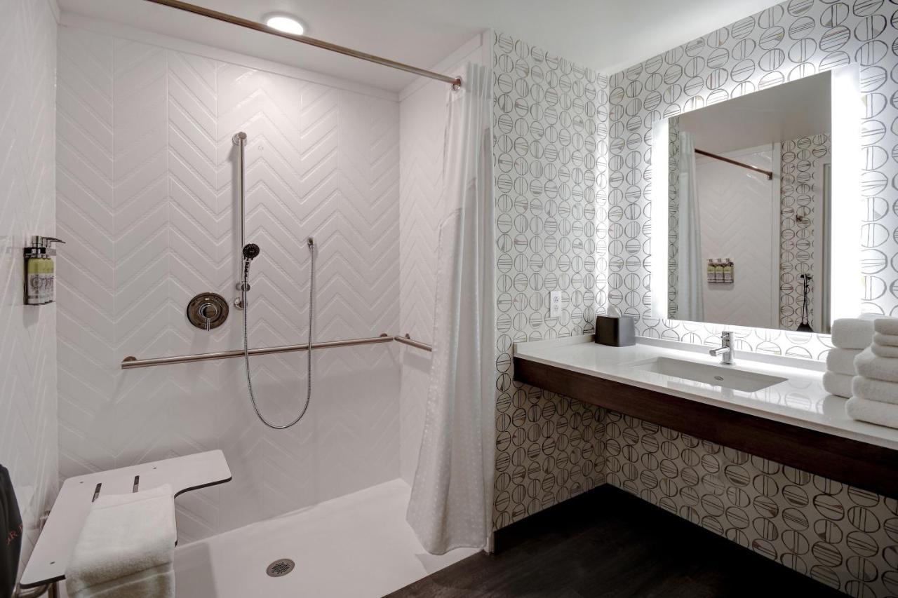 - Erie By Ihg Hotel
